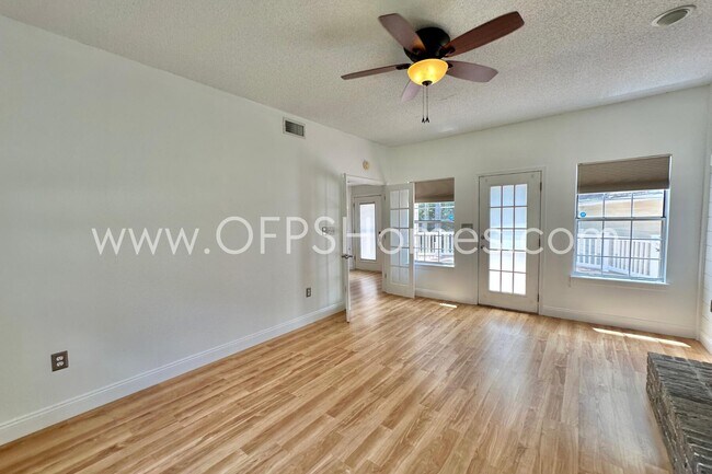 Building Photo - 324 Curacao Way