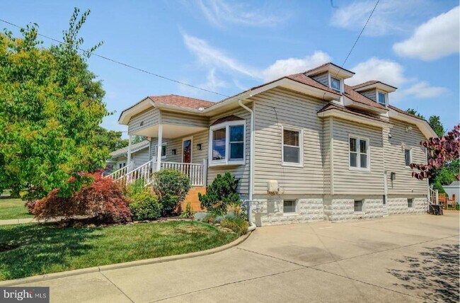 Building Photo - 105 Franklin Rd