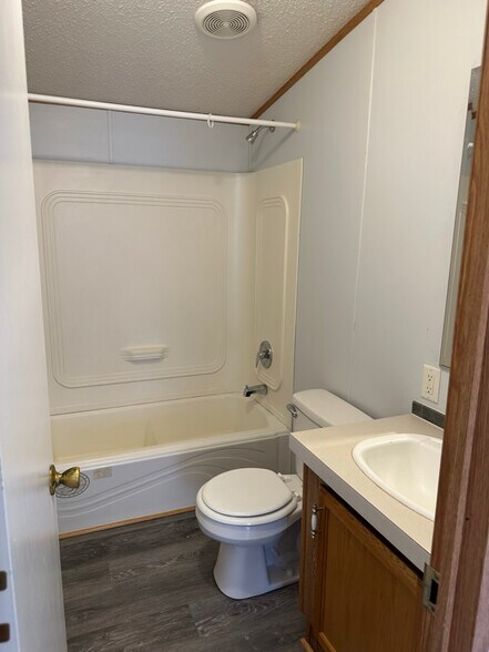 Building Photo - 115 McFalls Dr