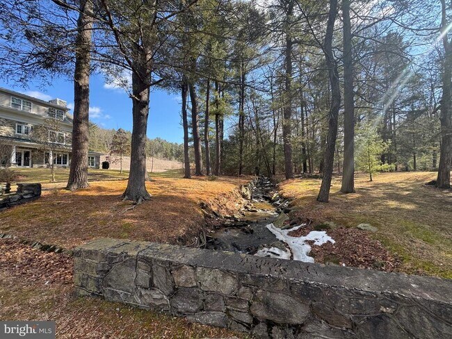 Building Photo - 6375 Chambersburg Rd