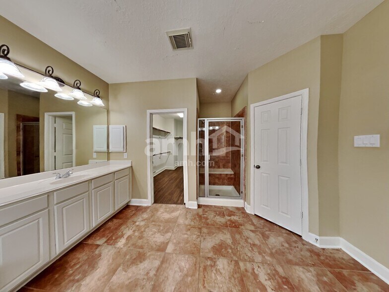 Building Photo - 12311 Amanda Pines Dr