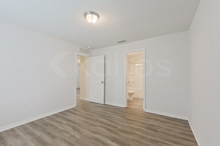 Building Photo - 27008 Anthony Ave