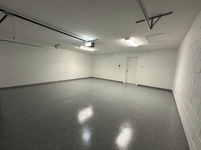 Building Photo - 15479 Sugar Citrus Dr