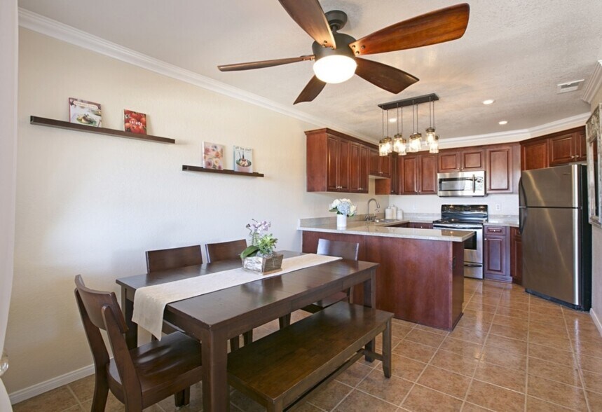 Building Photo - 3504 Paseo De Los Americanos