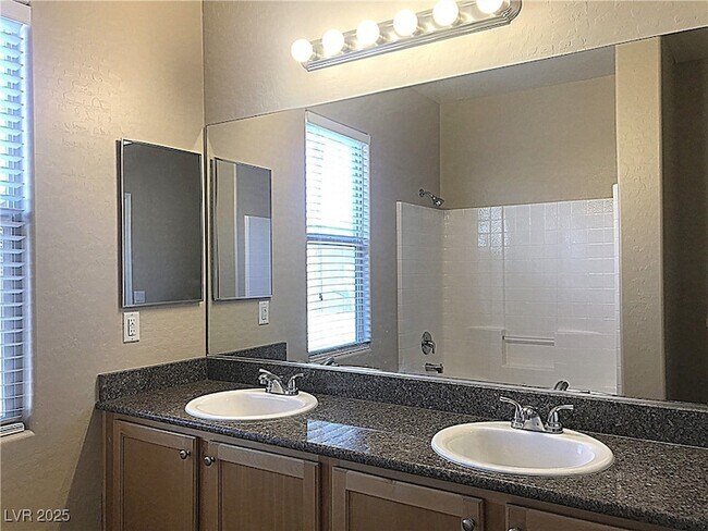 Building Photo - 183 Rolling Fields Ct