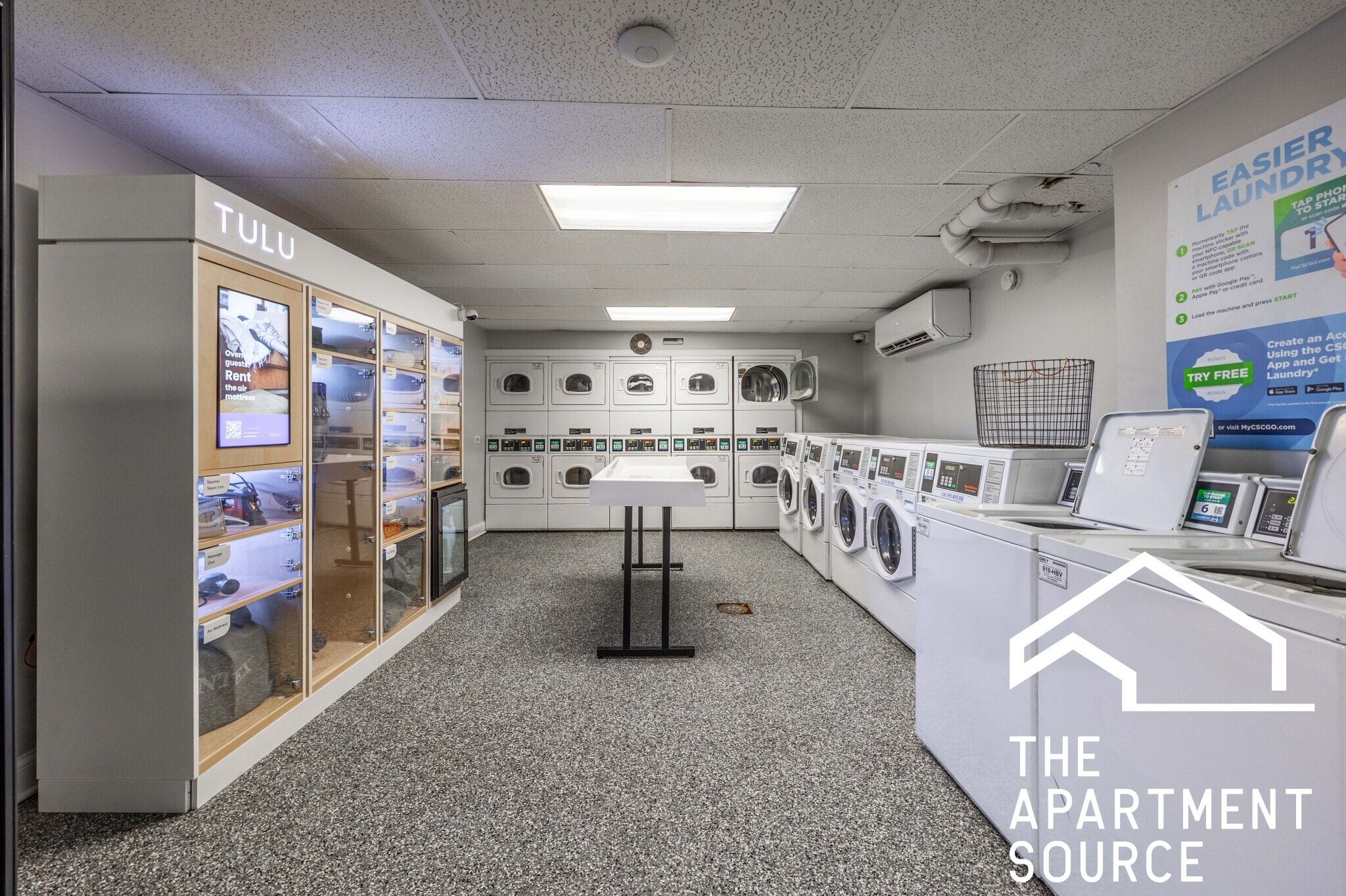 Building Photo - 1200 N La Salle Dr