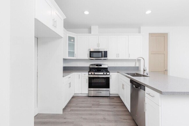 Building Photo - 4440 W 153rd St