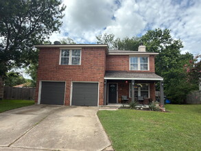 Building Photo - Three bed two & a half bath close to Ascension Seton Hays in Kyle's Steeplechase neighborhood.