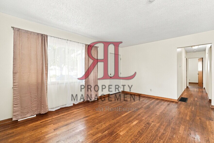Building Photo - 4176 Beechgrove Dr
