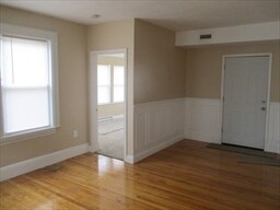 Building Photo - 1060 Pleasant St