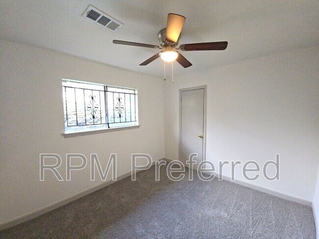 Building Photo - 6615 St Augustine St