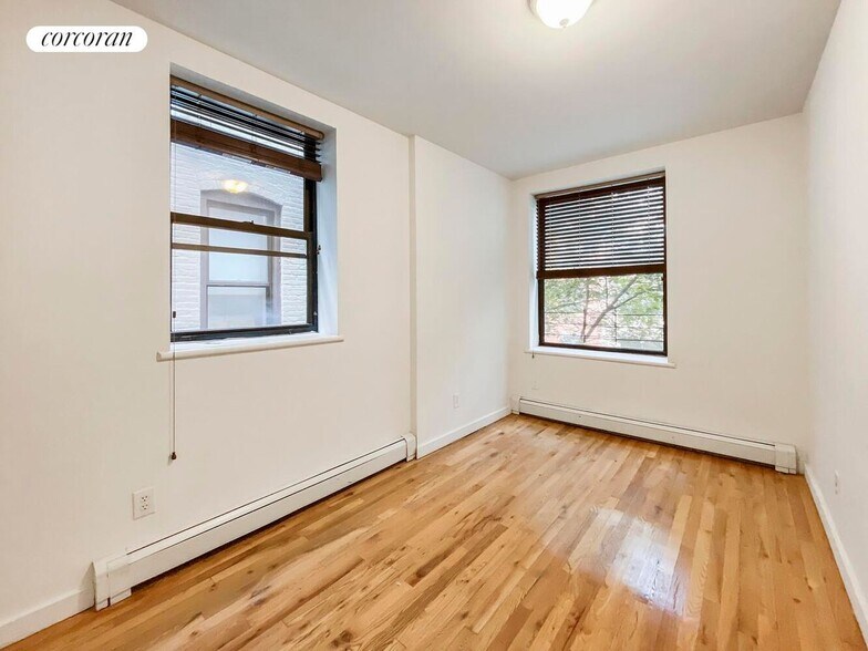 Building Photo - 315 W 116th St