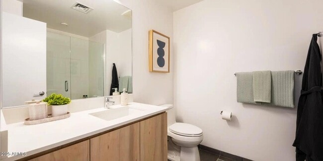 Building Photo - 817 N 6th St