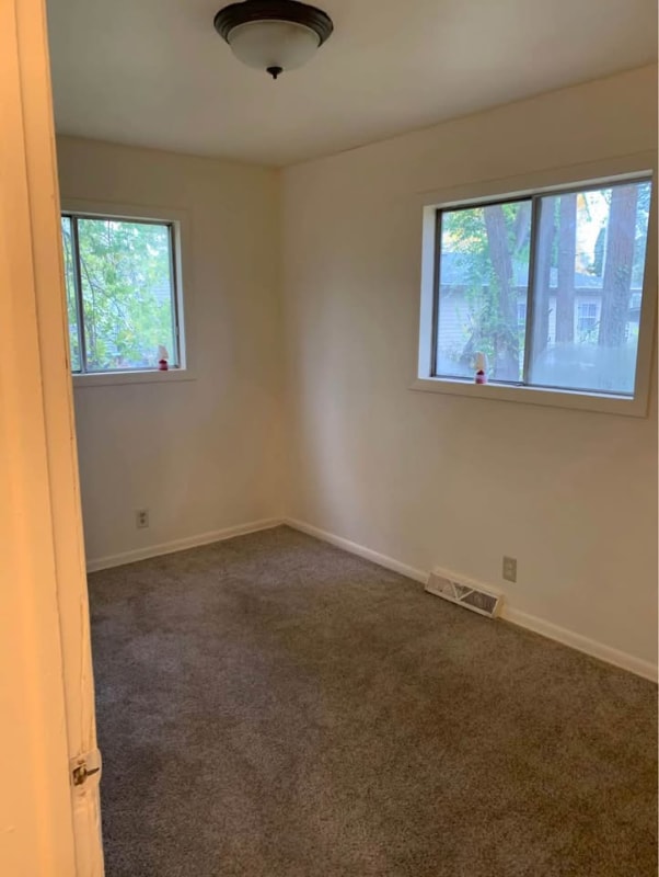 Building Photo - 2617 Hess Ave