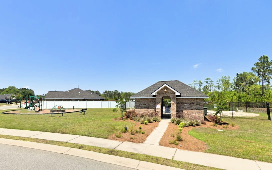 Building Photo - 135 Sugarberry Cir