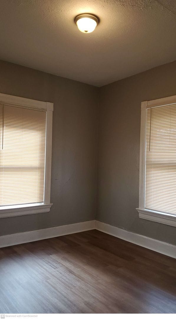 Building Photo - Quaint 2 bedroom just renovated perfect access to all of Xenia