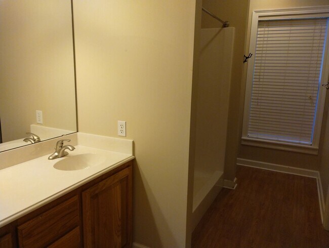 Building Photo - 292 Pershing Loftin Rd