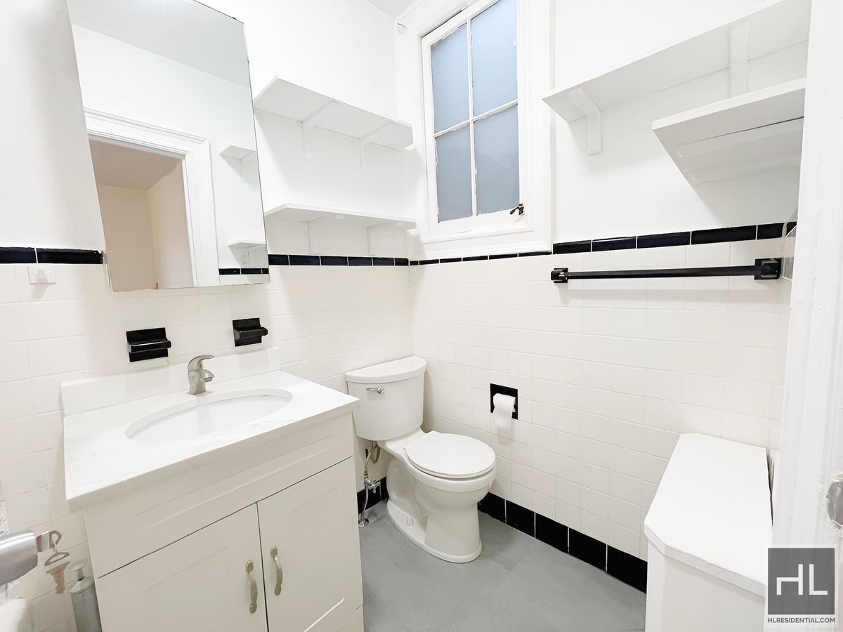 Building Photo - 3 AVENUE