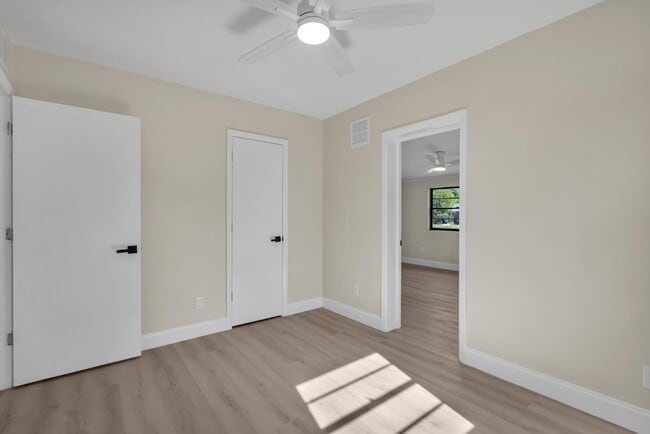 Building Photo - 7514 Mandarin Dr