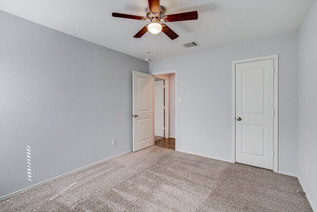 Building Photo - 3352 Lauren Nicole Ln