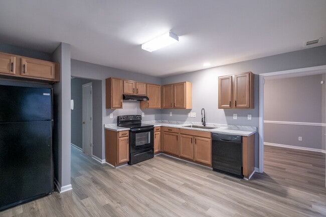 Building Photo - NEWLY RENOVATED !!!! Charming 4-Bedroom Home with Spacious Backyard!