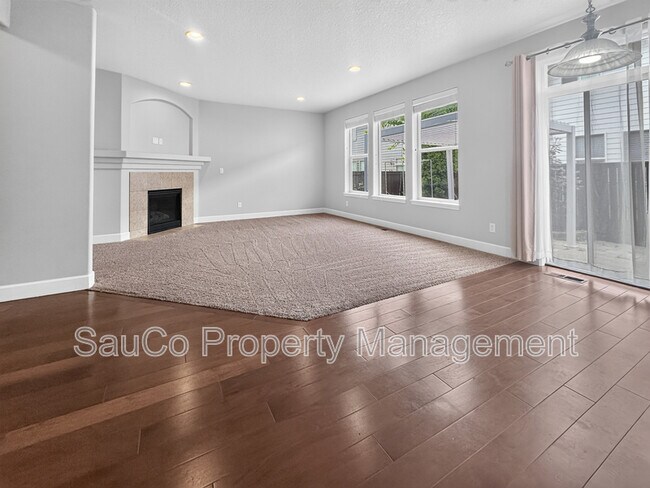 Building Photo - 3453 SE Hare Ave