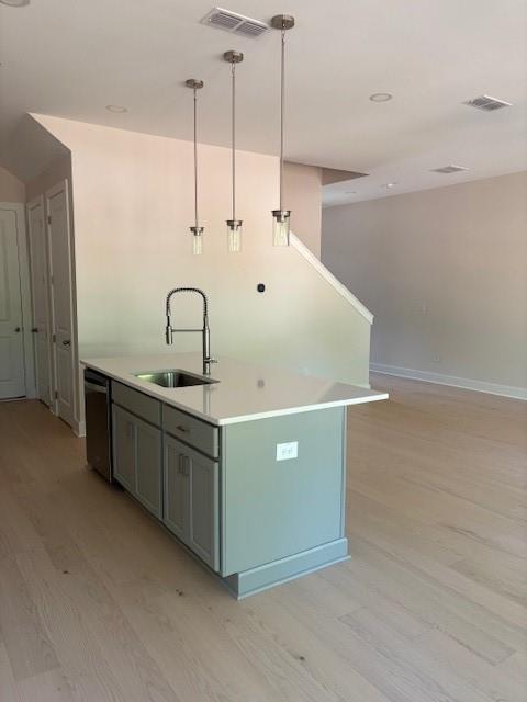Building Photo - 2560 Silver Star Dr NE