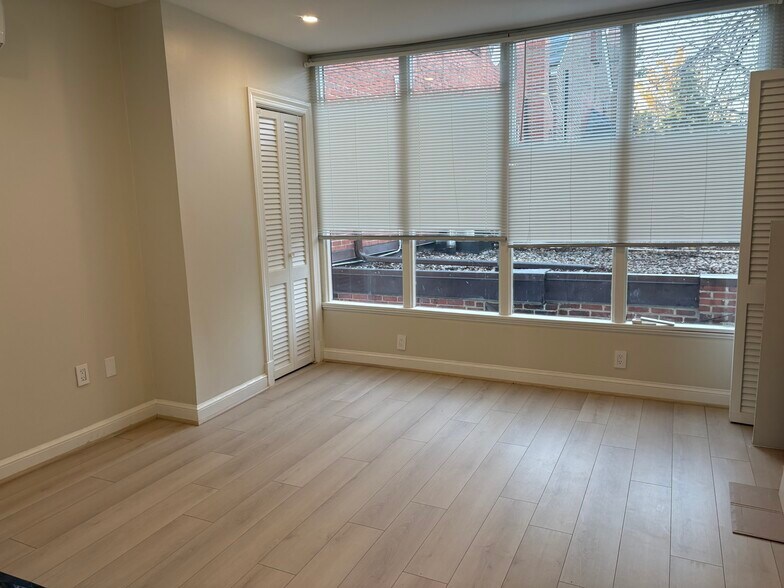 Sunlit bedroom - 1514 31st St NW
