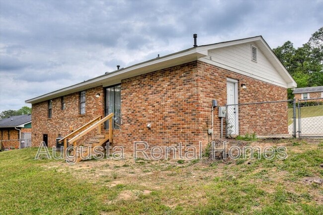 Building Photo - 2314 Rutherford Ave