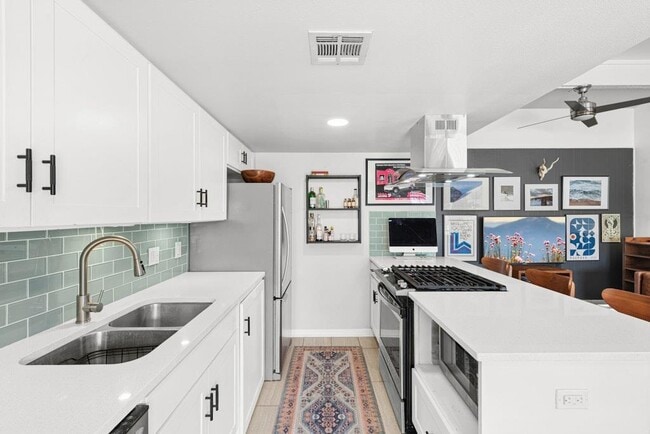 Building Photo - 5601 Woodrow Ave