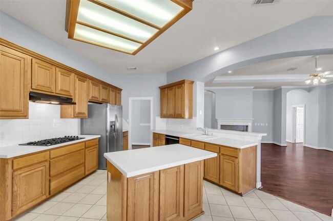 Building Photo - 35 W Pines Dr