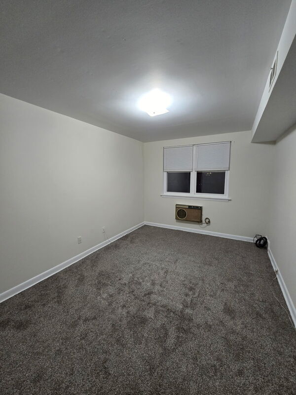 Building Photo - 2101 Hartel Ave