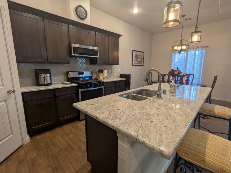 Building Photo - 4025 Spotted Dove Dr