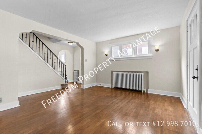Building Photo - 739 Shady Dr E