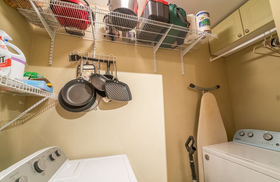 Building Photo - 3334 Peachtree Rd NE