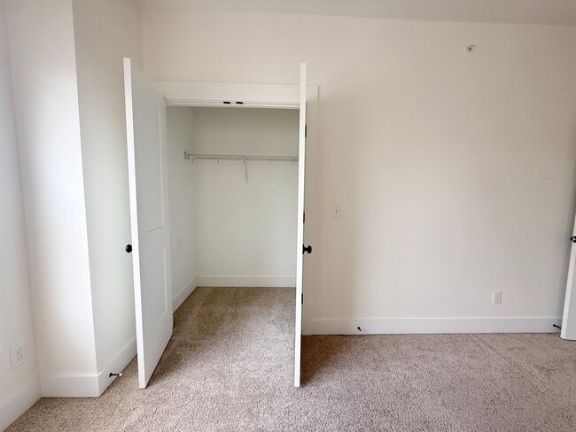 Building Photo - 208 Allison Way