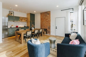 Building Photo - 1508 Pleasant St