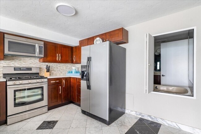 Building Photo - 46 Oceanside Dr