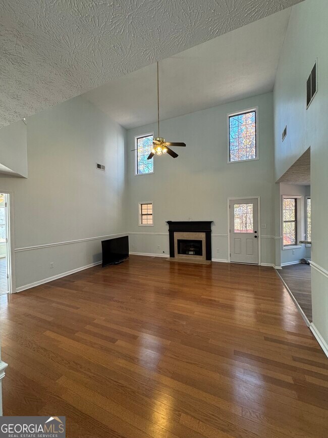 Building Photo - 1009 Chads Ridge Dr