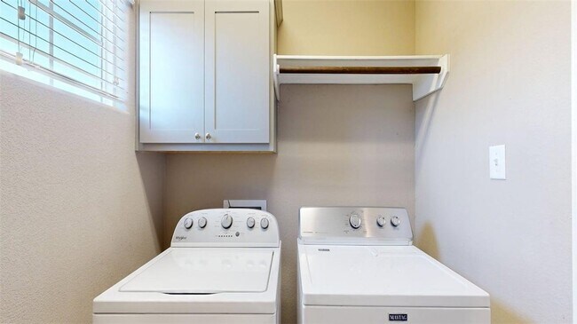 Building Photo - 3519 Summerway Dr