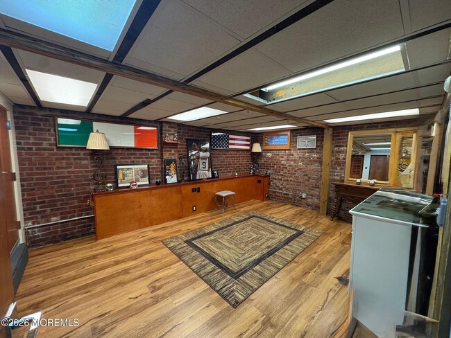 Building Photo - 162 Bridge Ave