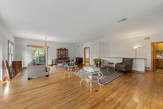 Building Photo - 1537 Queen Ann Ln