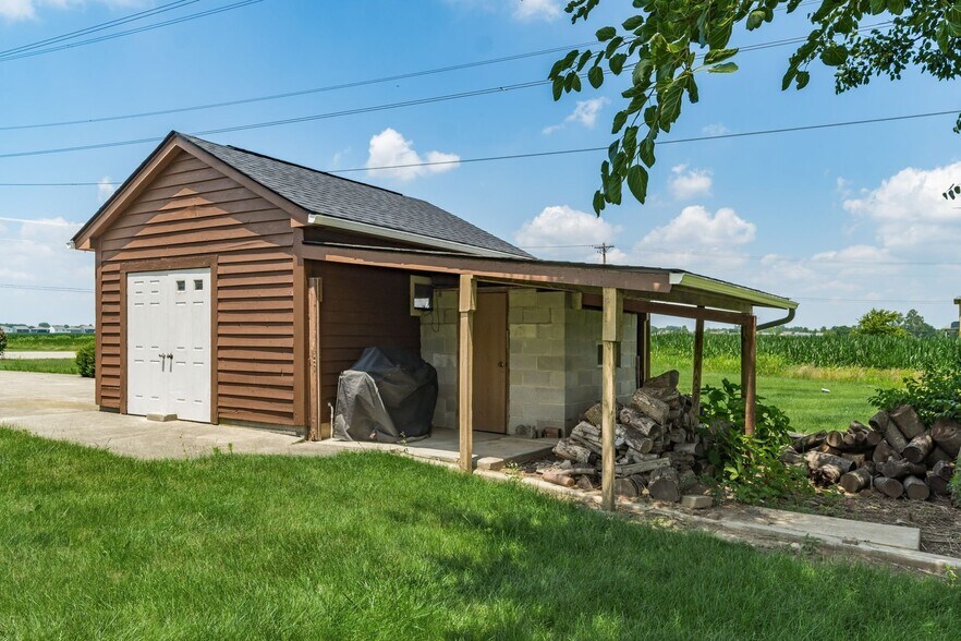 Building Photo - 6002 Bowen Rd