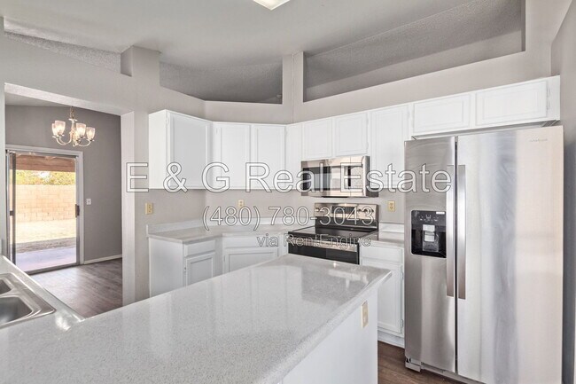 Building Photo - 8651 N 107th Dr