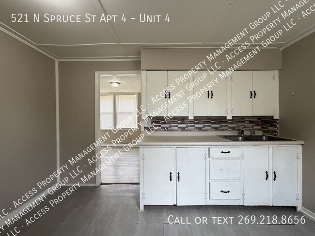 Building Photo - 521 Spruce St