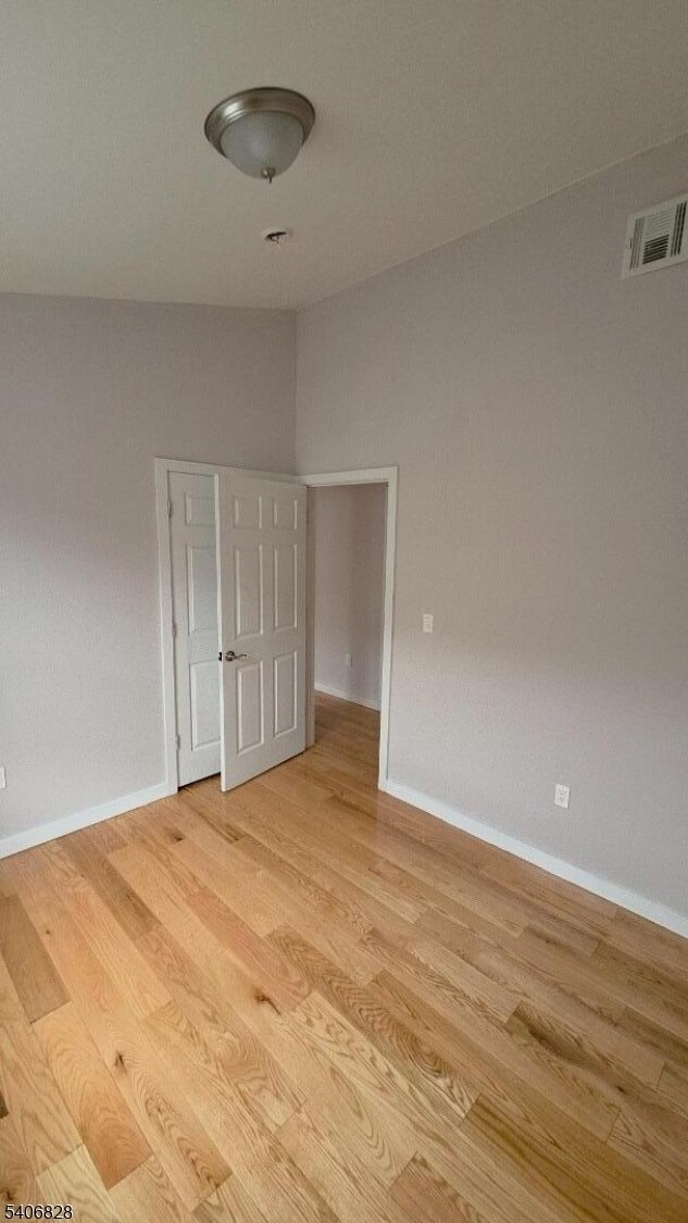 Building Photo - 10 Shaw Ave