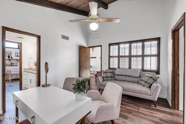 Building Photo - 1401 W Ocotillo Rd