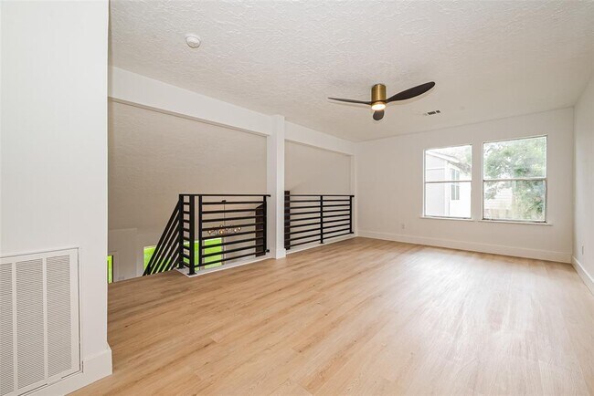 Building Photo - 1306 Briarmead Dr
