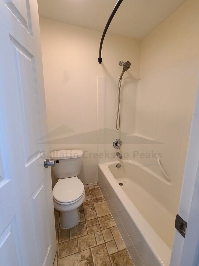 Building Photo - 1098 Longbow Ln