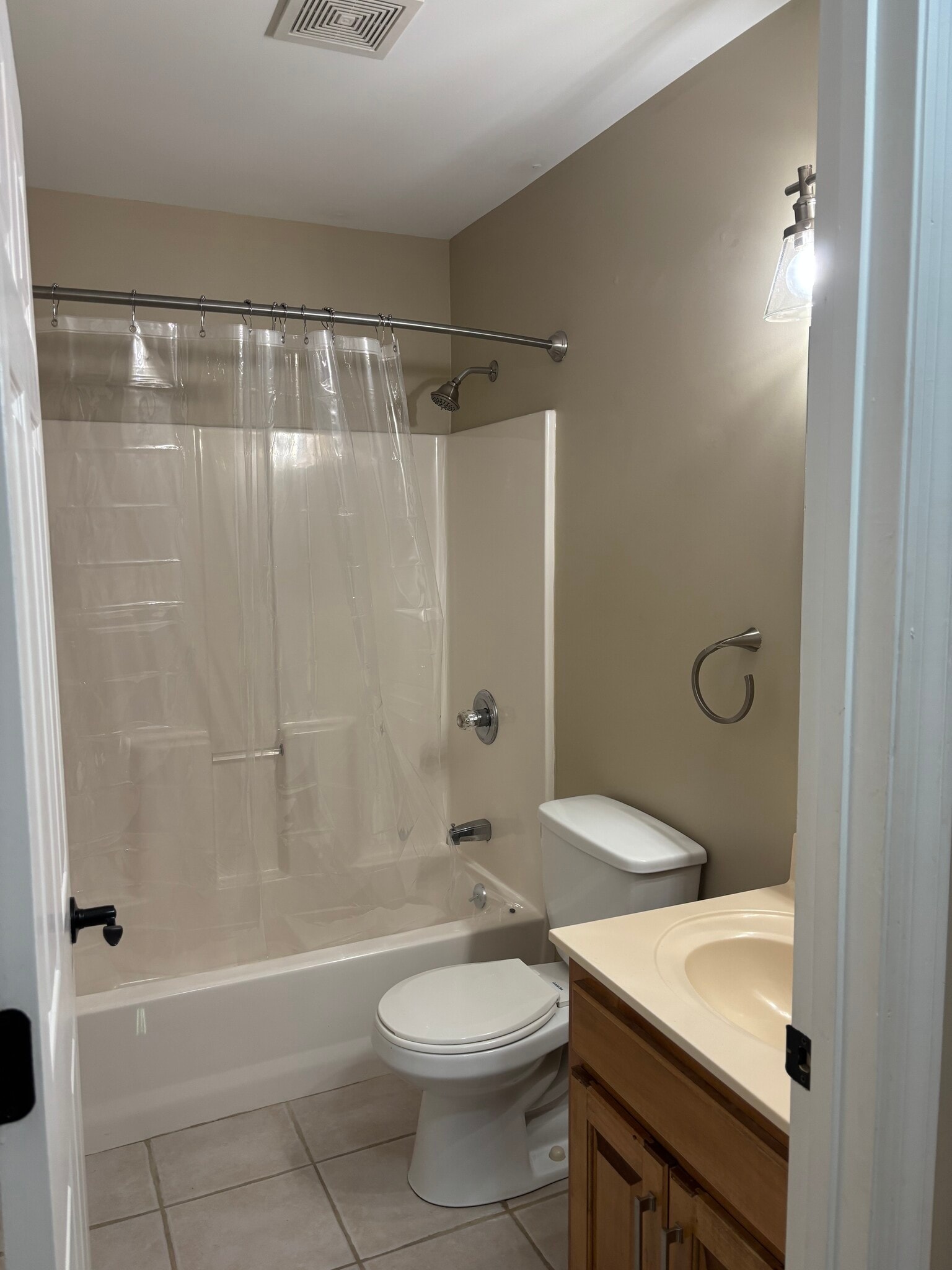 Building Photo - 1315 Moice Dr